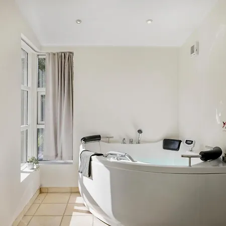 Holiday home Amazing In With Kitchen *